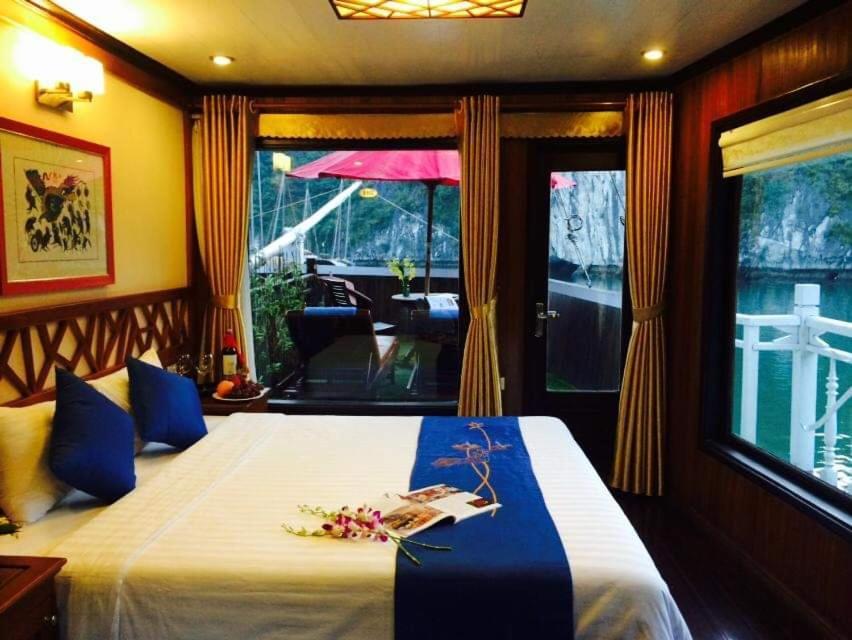 Royal Cruise Halong Bay Hotel Ha Long Bagian luar foto